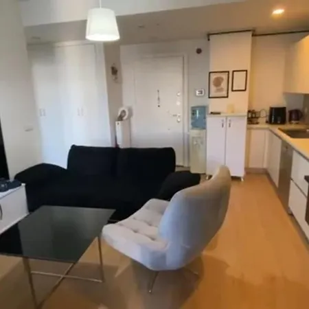 Apartment Hip *