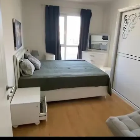 Apartment Hip *