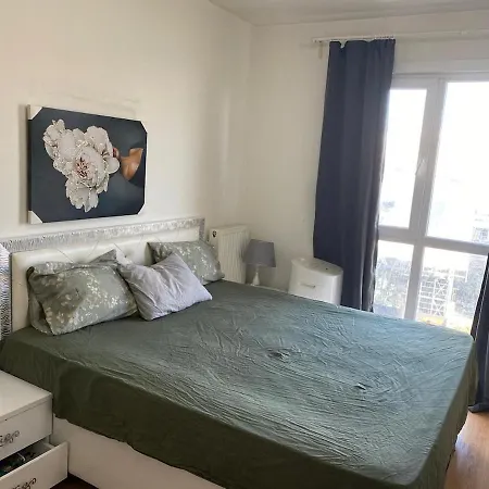 Apartment Hip *