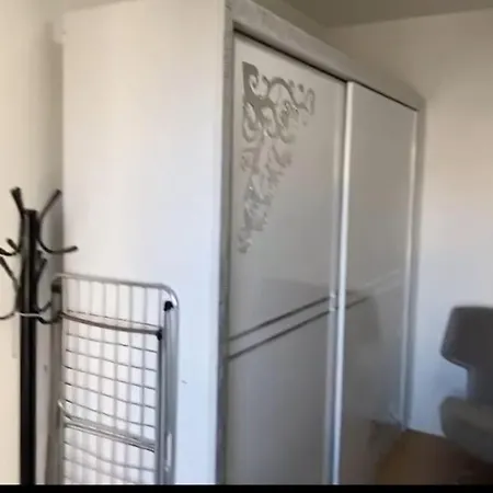 Apartment Hip